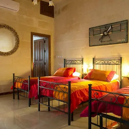 Maltese Town House * スリーマ